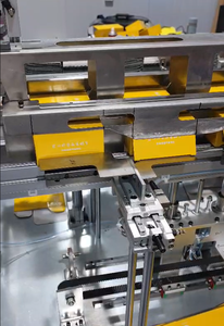 Machine d'emballage automatique multifonctionnelle à insertion de lingettes, contrôlée par PLC, avec moteur, boîte de vitesses, pompe, pour serviettes, 15 boîtes/min, 1300W - Product Image 3