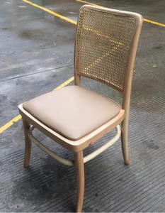 Silla de Restaurante GDRS GDRS-C21 de Madera Maciza Estilo Mid-Century, Asiento Tapizado en Rojo, Respaldo de Mimbre, Ecológica, Duradera, Fácil de Limpiar, Moderna - Product Image 4