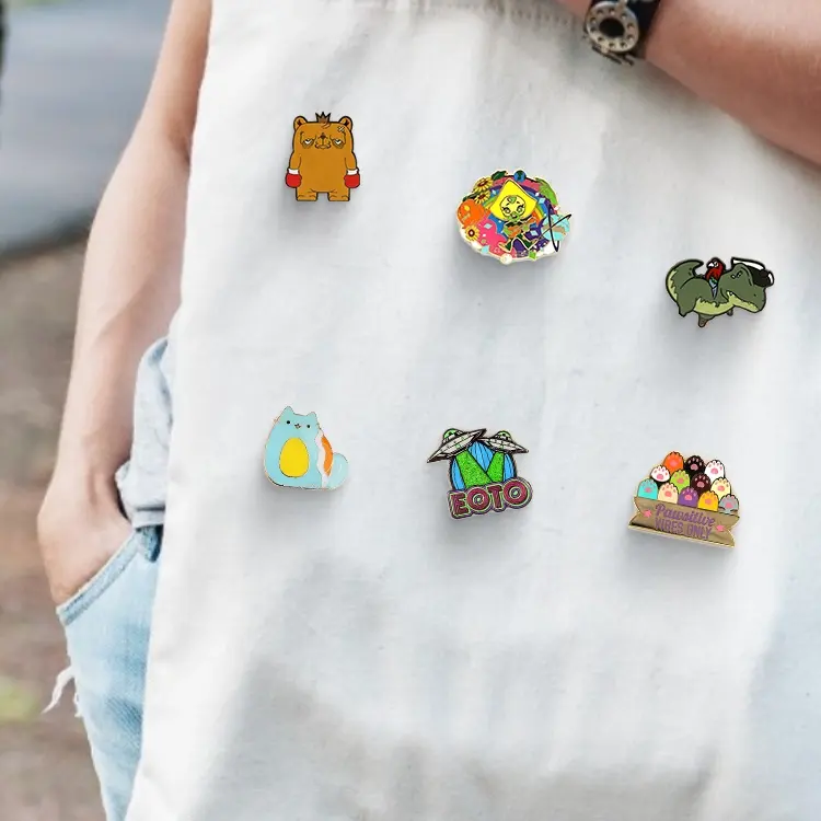 2020จีนโดยตรงโรงงานราคาถูกน่ารักที่กำหนดเองอะนิเมะนุ่มเคลือบ Lapel Pins