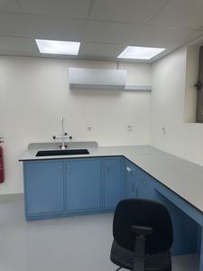 Phòng thí nghiệm đồ nội thất công nghiệp nhựa Epoxy hóa Học Lâm Sàng vi sinh phòng thí nghiệm bảng băng ghế cho phòng thí nghiệm với Granite Top - Product Image 4