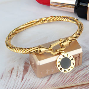 Di alta qualità <span class=keywords><strong>eco</strong></span>-<span class=keywords><strong>friendly</strong></span> materiale da donna accessori regalo lettera a forma di cuore numeri romani in acciaio inox bracciale - Product Image 5