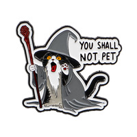 Broches de Metal Creativos con Personajes de Dibujos Animados y Anime, Insignias de Solapa con Citas, Broches de Gato en Existencia, Venta al Por Mayor del Fabricante