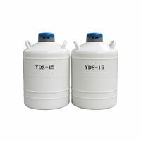 Réservoir d'azote liquide avec certification CE, capable de stocker des échantillons et d'assurer un environnement à très basse température.