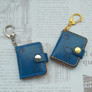 Creative custom <b>leather</b> photo frames, portable photo frame <b>keychains</b>, Japanese style fresh and cute gift photo frames. - Product Image 1