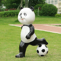 Ornements d'animaux en fibre de verre pour l'extérieur, sculpture de panda de football de dessin animé, décoration créative pour parc, jardin d'enfants et aménagement paysager