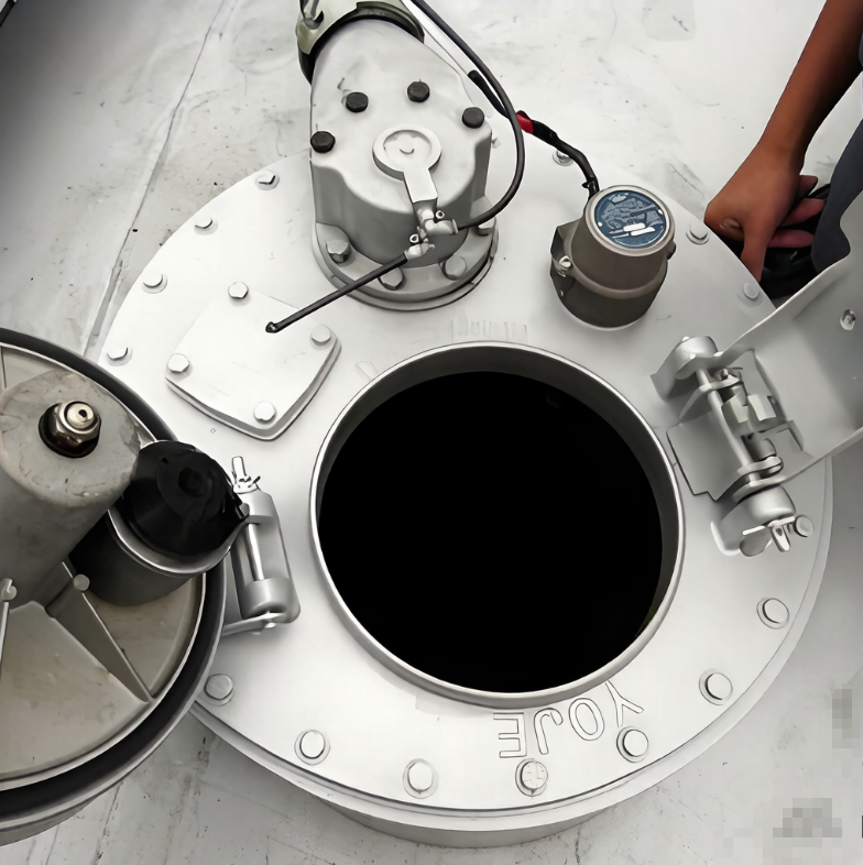 Aluminum alloy oil tanker truck manhole cover