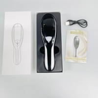 Brosse de massage du cuir chevelu anti-éclaboussures de haute qualité, masseur électrique à lumière rouge et bleue, 400 mAh, fourni par l'usine