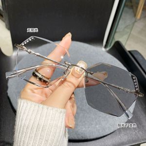 Diamant Métal <span class=keywords><strong>Anti</strong></span>-Réflexion Photochromique Sans Monture Plat Lunettes Cadre <span class=keywords><strong>Anti</strong></span>-Lumière Bleue Changement de Couleur Myope Optique Lunettes - Product Image 3