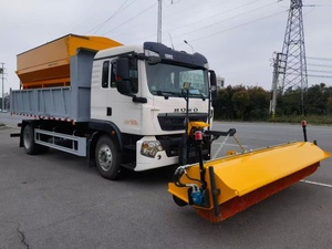 Camion dégivreur combiné 3-en-1 avec moteur à engrenages et moteur-Souffleuse à neige et balayeuse utilisées - Product Image 4