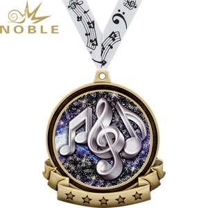Medalla de música noble con cinta estampada de estrella Notas musicales 3D y fondo brillante Diseño de borde rojo para concursos de música - Product Image 4