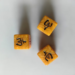 Dados de Mahjong Acrílicos Dorados de 26 mm, Marcadores de Dirección del Viento (Oriente, Sur, Oeste, Norte) para el Juego de Mahjong - Product Image 2
