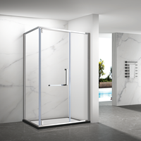 Cabine de douche carrée avec accès direct, design moderne, en verre