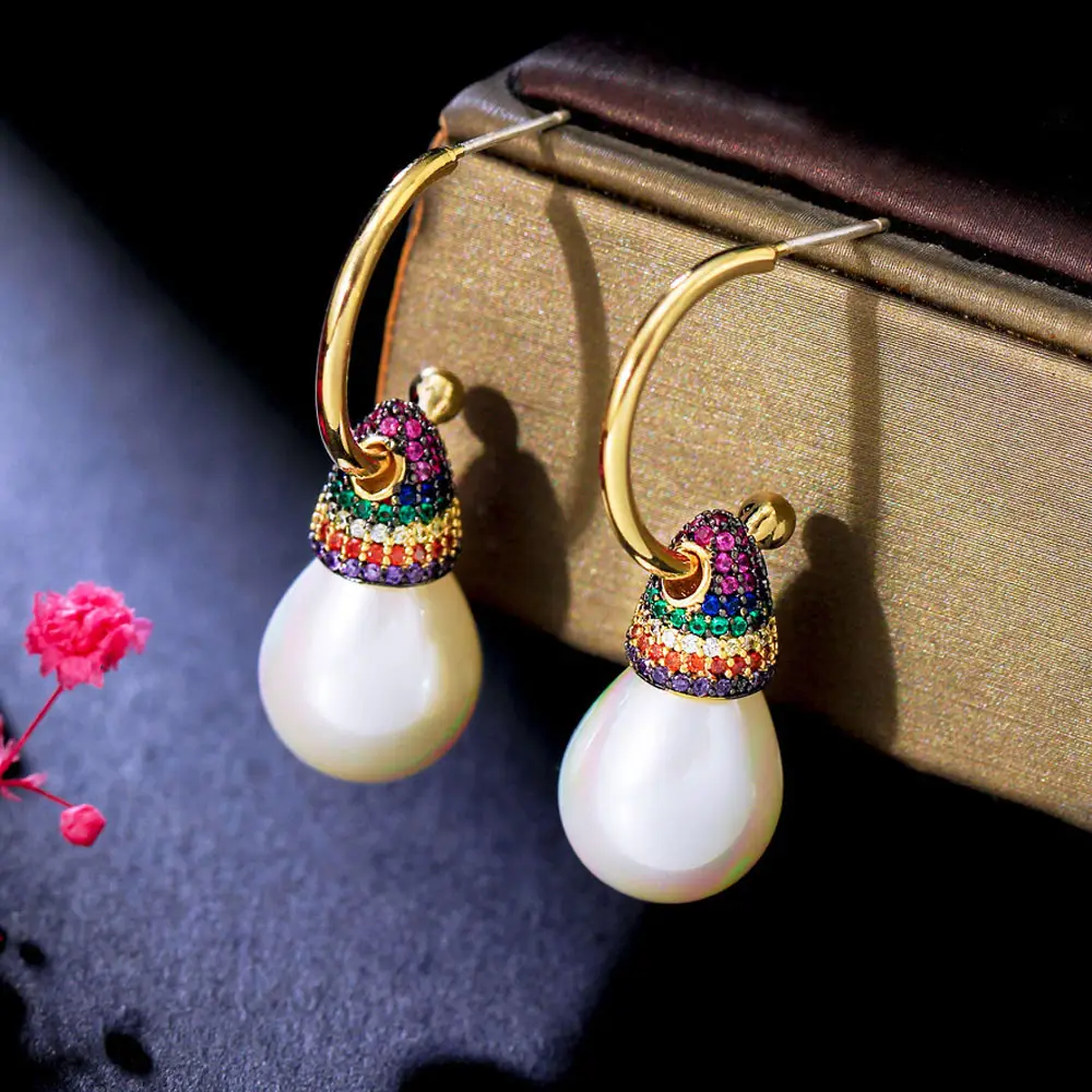 Design Unique coloré zircone cubique lampe pavée ampoule en forme de grande perle goutte boucles d'oreilles pour femmes bijoux de fête de mariage