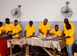 Robe longue décontractée d'été pour femme grande taille et XL, inspirée du Dashiki africain classique, en Ankara écologique, à manches longues brodées - Product Image 3