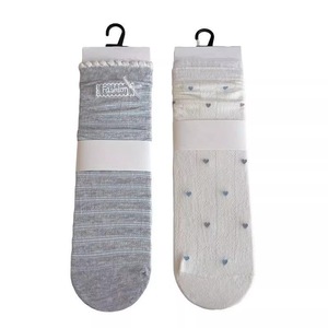 ถุงเท้าผู้หญิงทรงหลวมระดับกลางน่อง ระบายอากาศได้ดี แต่งโบว์ สไตล์บัลเลต์สำหรับฤดูใบไม้ผลิ สีเทา น้ำเงิน ขาว ลายหัวใจ ทำจากเส้นใยโพลีเอสเตอร์ - Product Image 2