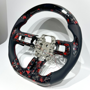Volant de course en fibre de <span class=keywords><strong>carbone</strong></span> forgée, conçu sur mesure et fabriqué avec une élégance exquise, adapté aux voitures Ford Mustang GT. - Product Image 4