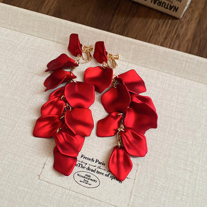 Boucles d'oreilles pour femmes, sans perçage, à clip creux en forme de <span class=keywords><strong>poisson</strong></span> <span class=keywords><strong>rouge</strong></span>, plaquées or, nouveau style chinois, style national, longues, luxe léger, haut de gamme - Product Image 6