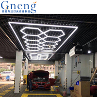 Plafonnier hexagonal de garage de luxe de vente d'usine a mené la lumière détaillée pour la salle d'exposition de voiture