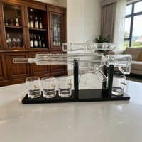 Ensemble de carafe à whisky en verre borosilicate en forme de fusil AR15, 4 verres à shot en forme de balle, support de présentation noir, design de lunette tactique, personnalisé