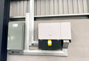 Sistema Solar Trifásico Conectado a la Red de 36KW SG36CX-P2-CN para Uso Industrial - Product Image 1