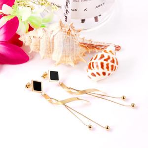 Pendientes de Moda de Acero Inoxidable con Diseño Cuadrado Negro para Mujeres y Niñas - Product Image 5