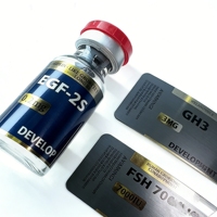 Étiquettes en rouleau imperméables personnalisées en vinyle pour flacons en verre de 2 ml, 5 ml, 10 ml