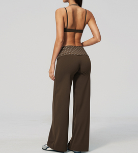 Conjunto Deportivo de 2 Piezas para Mujer: Top Halter a Rayas y Pantalones de Yoga de Cintura Alta y Pierna Ancha, Transpirable, de Spandex y Poliéster - Product Image 4