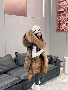 الشتاء وصول جديد جودة عالية مقنعين رقيق راكون الفراء جيليه مع ذيل الفراء النساء الشتاء الحقيقي الراكون سترة الفراء - Product Image 3