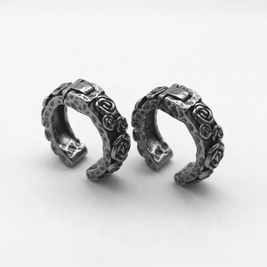 ต่างหูหนีบผู้ชาย สแตนเลส 316L กันน้ำ ไม่หมอง สีโรส แกะสลัก ลายพังก์ อินดัสเทรียล สำหรับผู้ชาย - Product Image 1