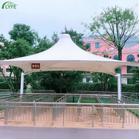 Abri à membrane tendue Lyfe Unique avec design à quatre coins en forme de voile, abri extérieur pour resort, imperméable, protection solaire