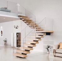 Escalier droit en bois de qualité supérieure avec rampe en verre, design mono-soleil pour villa de luxe et maison moderne
