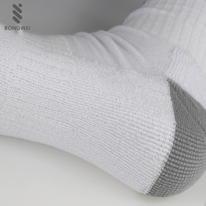 Chaussettes de sport en tissu éponge pour le basketball et les loisirs, personnalisables avec logo, pour hommes et femmes, chaussettes d'été décontractées en jacquard tricoté, chaussettes rétro - Product Image 4