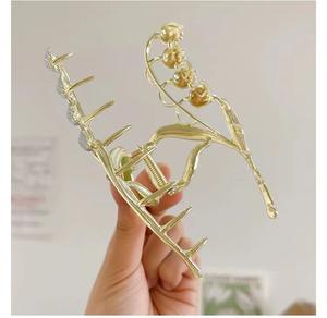 Pince à cheveux en métal motif fleur de lys pour femme, grande pince élégante antidérapante à forte tenue, accessoires pour cheveux - Product Image 6