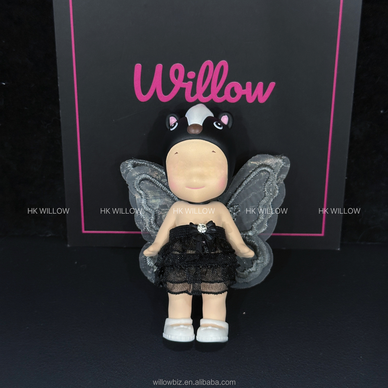 ชุดเดรสลูกไม้สีดำ