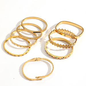 Bracelet pour femme en acier inoxydable plaqué or, design à pointes, serti en canal, bijou cadeau - Product Image 3