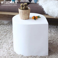 WISEMAX FURNITURE Table basse moderne et créative pour café, salon, décoration, forme de bordure tombante, table d'appoint en métal pour la maison