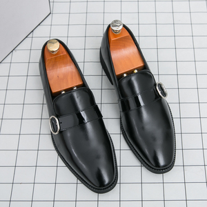 Mocassini da Uomo di Lusso in Pelle Verniciata Metallizzata Magenta Lucida con Cinturino a Fibbia <span class=keywords><strong>per</strong></span> Matrimoni, Feste e Balli di Gala - Product Image 5