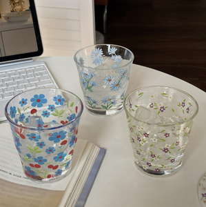 Tazza da <span class=keywords><strong>Caffè</strong></span> e Latte in Vetro con Fiori di <span class=keywords><strong>Margherita</strong></span> Dipinta a Mano, Stile Retrò Romantico, 250ml, Resistente al Calore, per Uso Femminile - Product Image 1