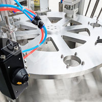 Machine de scellage entièrement automatique, pour le remplissage de petits gobelets à gelée