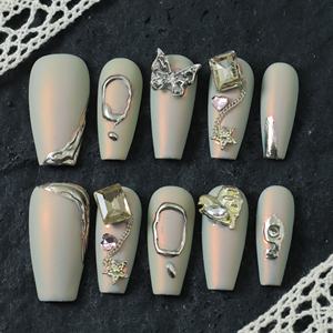 Prix d'usine, vente en gros, faux ongles courts carrés à couverture complète, faits à la main, à presser, en acrylique de luxe, motif étoile et papillon - Product Image 3