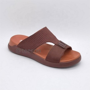 L'ultima goccia di <span class=keywords><strong>sandali</strong></span> arabi In Uae Abudhabi Sharjah Dxb moda Casual pantofole da spiaggia da <span class=keywords><strong>uomo</strong></span> <span class=keywords><strong>sandali</strong></span> fatti a mano - Product Image 2