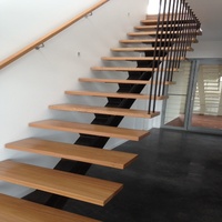 Escalier en spirale flottant sur mesure de luxe Anewson avec marches en bois massif et garde-corps en acier inoxydable pour projets de villas modernes intérieures