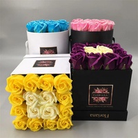 Boîte cadeau ronde en carton recyclé de haute qualité avec estampage à chaud en feuille d'or pour fleurs