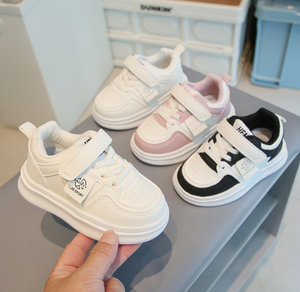 Zapatillas blancas para niños para jardín de infantes 1-3-6 años bebés suela blanda zapatos casuales niños y niñas <span class=keywords><strong>calzado</strong></span> para niños - Product Image 2