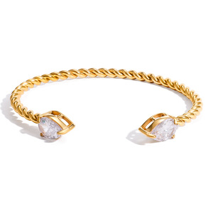 Brazalete Abierto Triangular de Acero Inoxidable 18K con Circonitas, Joyería para Mujer, Uso Diario - Product Image 1