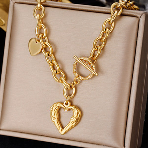 XL210 Nuevo estilo Chapado en oro 18K Cadena de acero inoxidable Collar de moda con colgante de corazón Encanto para mujer - Product Image 3
