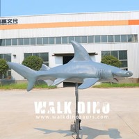Modèle de requin animatronique grandeur nature avec mouvement de nage réaliste et son pour les parcs d'aventure, les aquariums intérieurs et les espaces publics