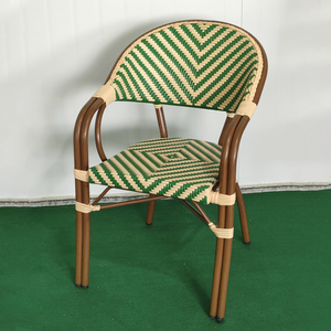 Silla de Comedor Apilable de Mimbre PE Ratán para Bistró con Aspecto de Bambú para Exteriores Estilo Francés Muebles de Jardín - Product Image 4