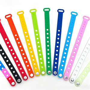 Braccialetti in Silicone Personalizzabili con Logo Regolabile per Jibbitz Clog Charms, Gadget per Feste, Accessori Quotidiani per Ragazzi e Ragazze, Romantici - Product Image 3
