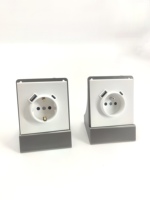 Interruptor de Luz Minimalista y Robusto sin Marco de 80mm Cuadrado para Enchufe de Pared Europeo, Ideal para Habitaciones de Huéspedes y Escenas de Suministro de Energía Diario